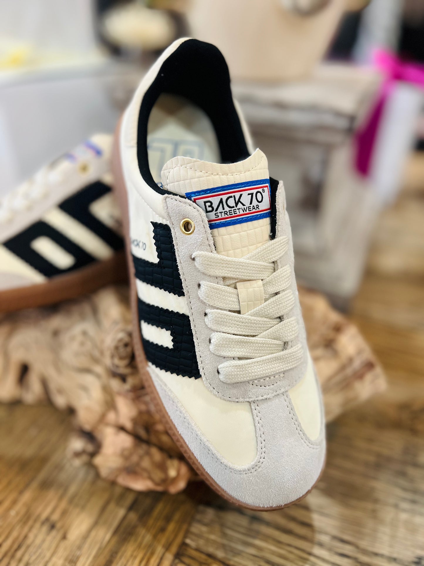 Ghost Beige Black