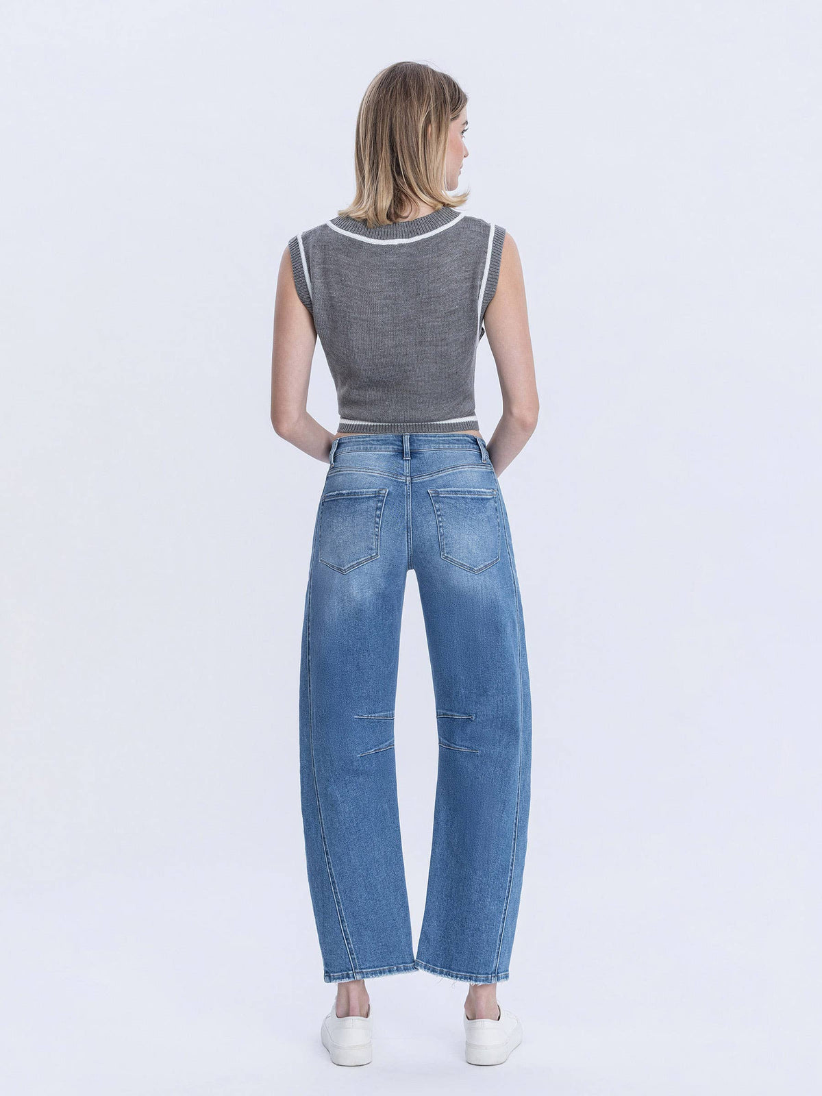 HIGH RISE MED WASH BARREL JEANS