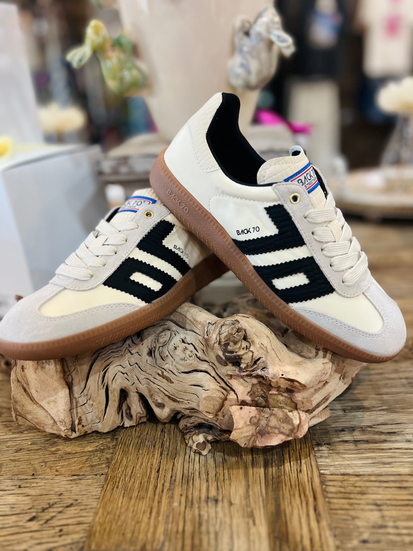 Ghost Beige Black
