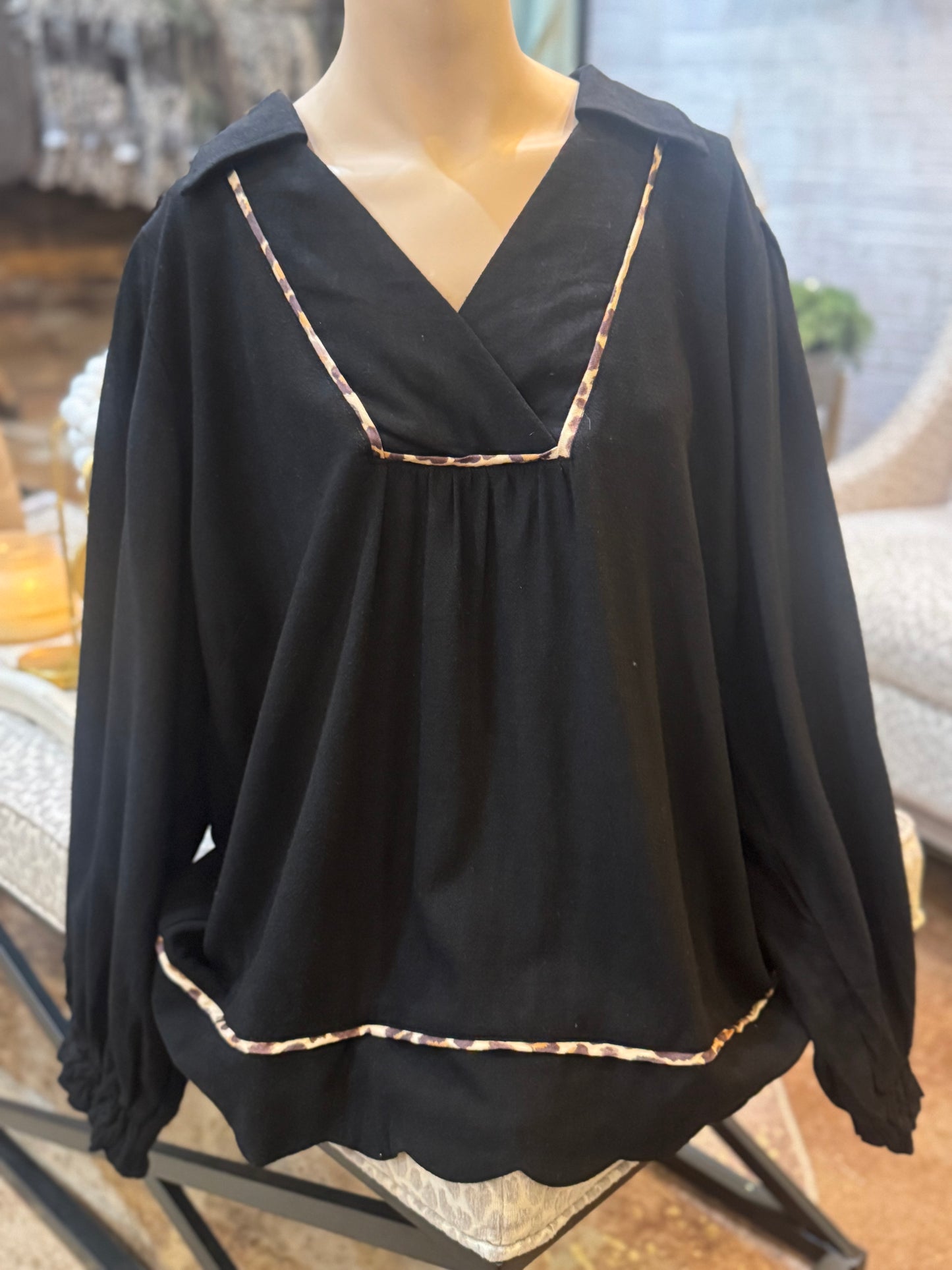 Linen Scallop Hem Blouse