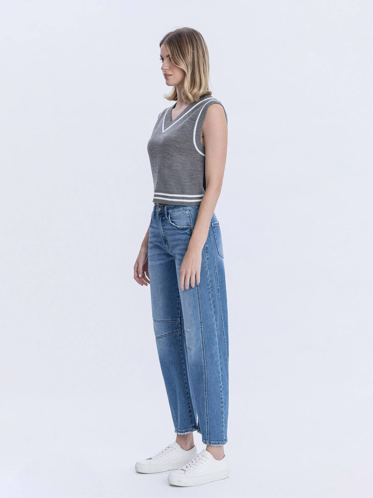 HIGH RISE MED WASH BARREL JEANS