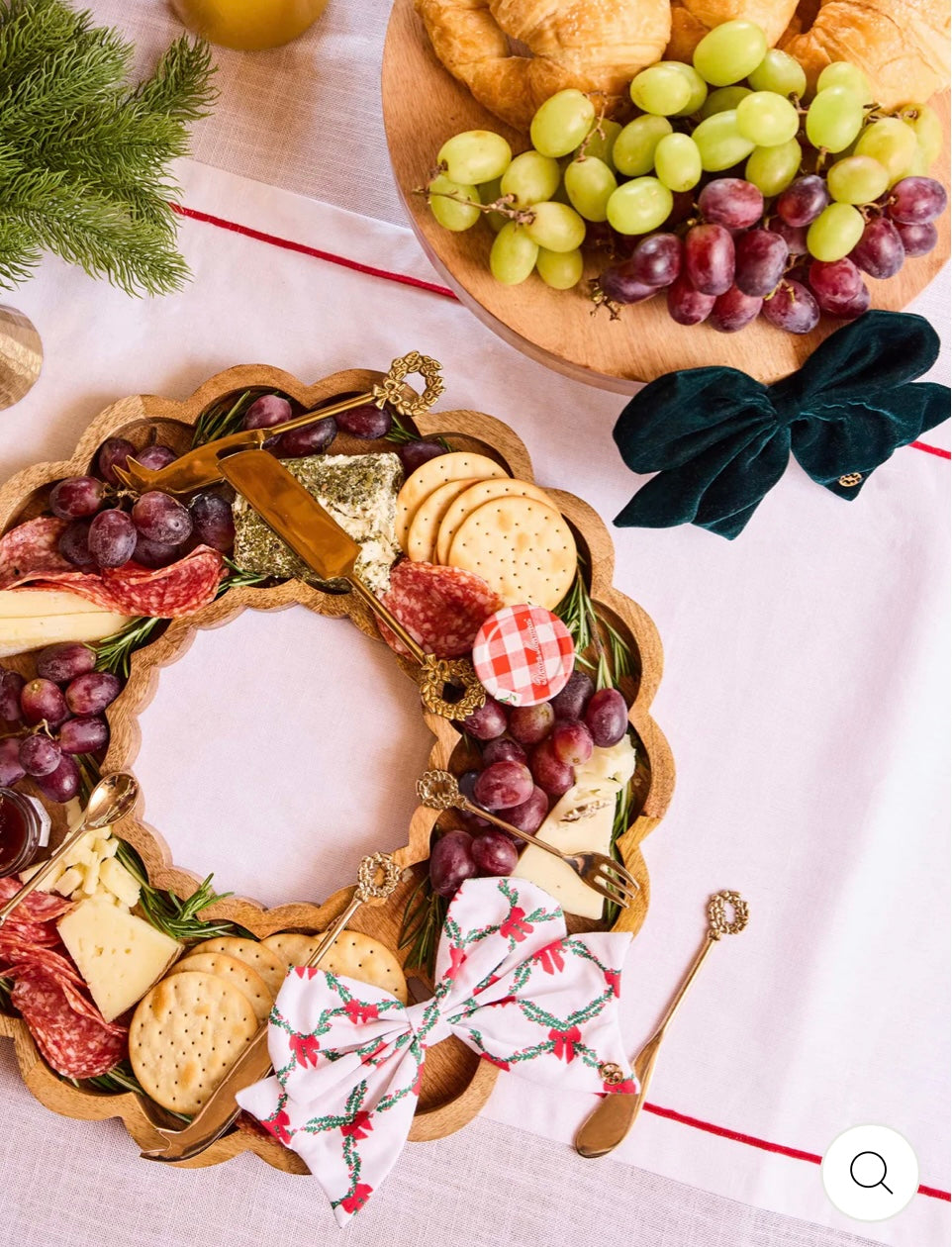 Magnetic Bow Board- Wreath