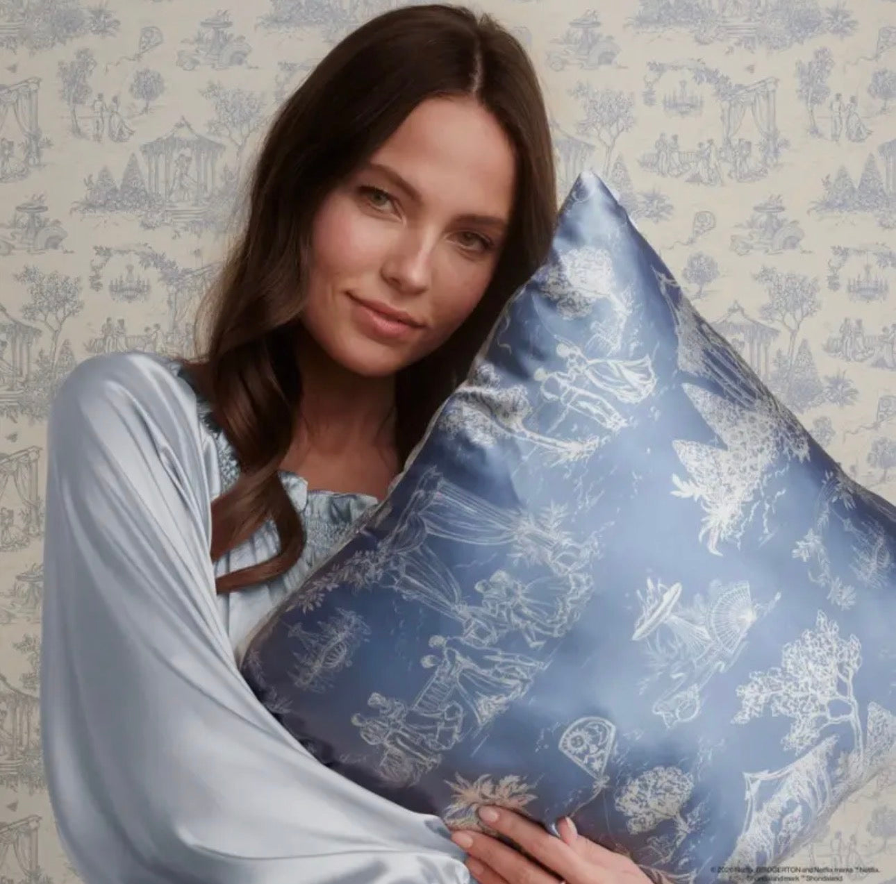 Bridgerton x Kitsch Satin Pillowcase